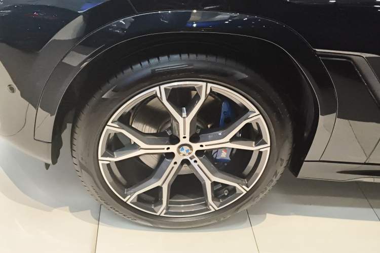 Used BMW X6 2023 xDrive40i Luxury Model with M Sport Package
