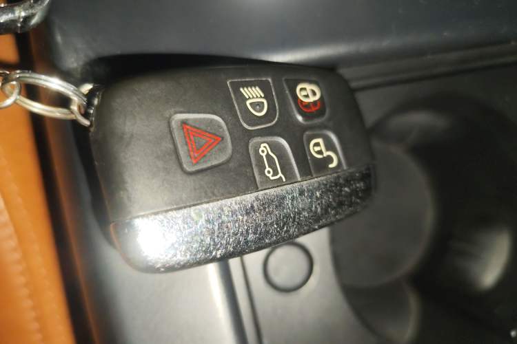 Used Land Rover Discovery Sport 2015 2.0T SE
