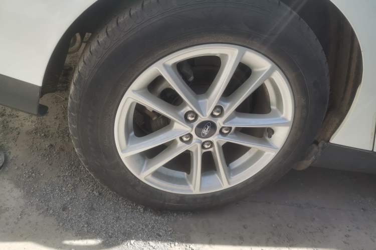 Used Ford Focus 2015 Sedan 1.6L Automatic Trend Model