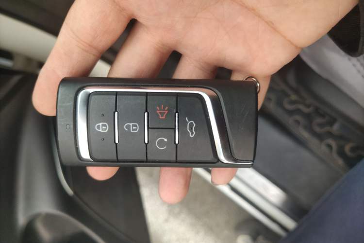 Used GAC Trumpchi GS7 2017 280T Two-Wheel Drive Luxury Model
