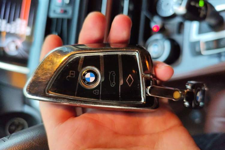 Used BMW 5 Series 2014 525Li Leading Model
