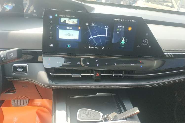 Used CHANGAN UNI-K 2024 2.0T Two-Wheel Drive Global Edition
