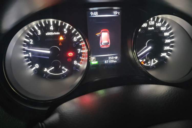 Used Nissan X-Trail 2017 2.0L CVT Comfort Edition 2WD Odometer Close Up