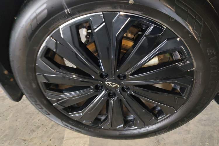 Used Chery Tiggo 9 2023 2.0T Dual-Clutch Two-Wheel Drive Luxury Edition 5 Seats Exterior 5