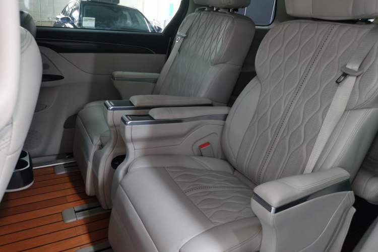 Used Buick GL8 2021 ES Landtrek 653T Comfort Edition