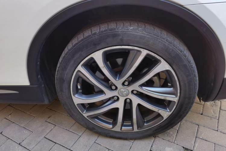 Used Infiniti QX50 2015 2.5L Luxury Edition Right Front Wheel Hub