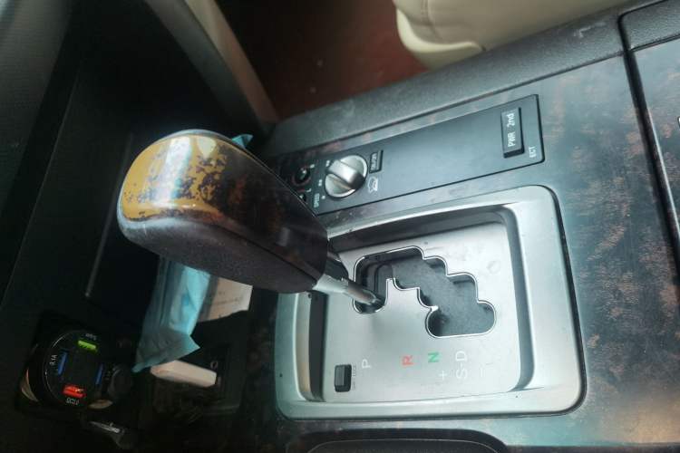 Used Toyota Land Cruiser 2007 4.7L Automatic VX-R Gear Lever