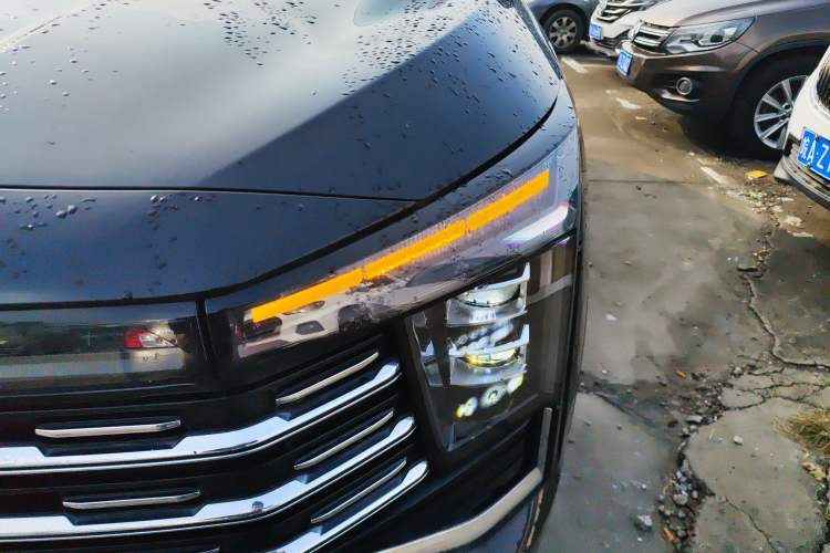 Used SOL X8 PLUS 2023 1.5 TGDI DCT ZhiShang Edition 7-Seater