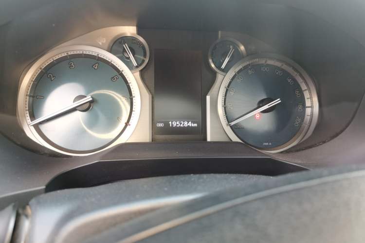 Used Toyota Prado 2019 3.5L Automatic TX-L Deluxe Edition with Rear-Mounted Spare Tire Odometer Close Up