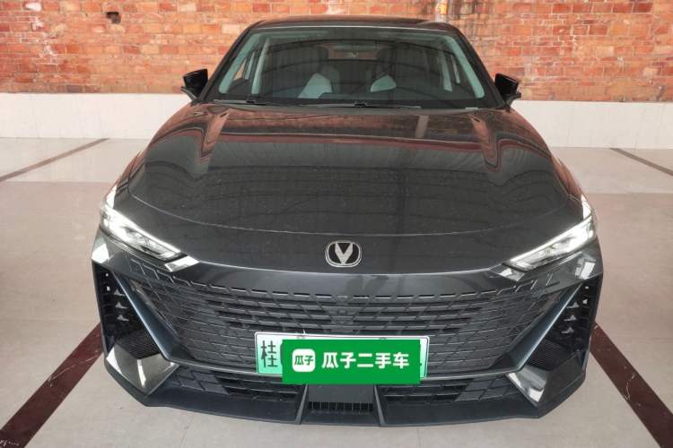 Used Changan UNI-V iDD 2023 ZhiDian iDD 1.5T 113km Smart & Fun Version
