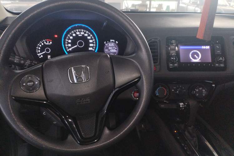 Used Honda Vezel 2016 1.8L CVT Front-Wheel Drive Pioneer Edition