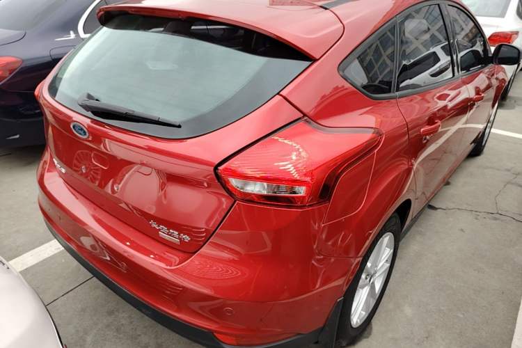 Used Ford Focus 2017 Hatchback EcoBoost 125 Automatic - Ultra-Powerful Style Edition with Smart Drive Features
