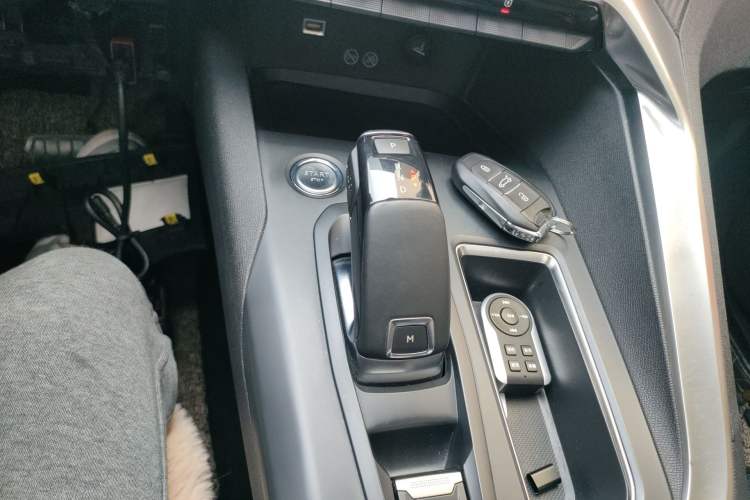 Used Peugeot 5008 2017 350THP 5-Seat Elite Edition