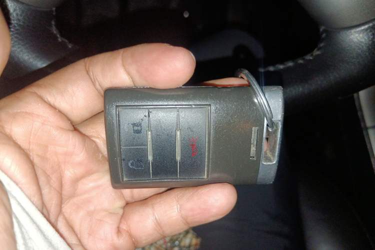 Used Chevrolet Captiva 2015 2.4L 4x4 Flagship Edition 7-Seater
