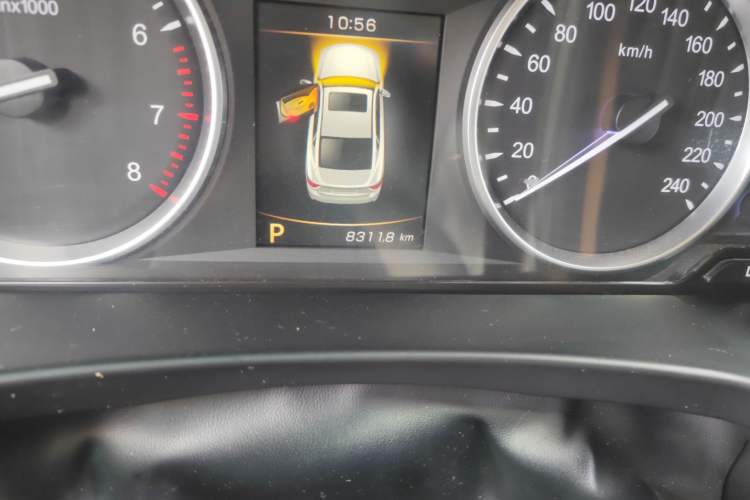 Used Geely Auto Emgrand GT 2016 1.8T Zunya Model Odometer Close Up