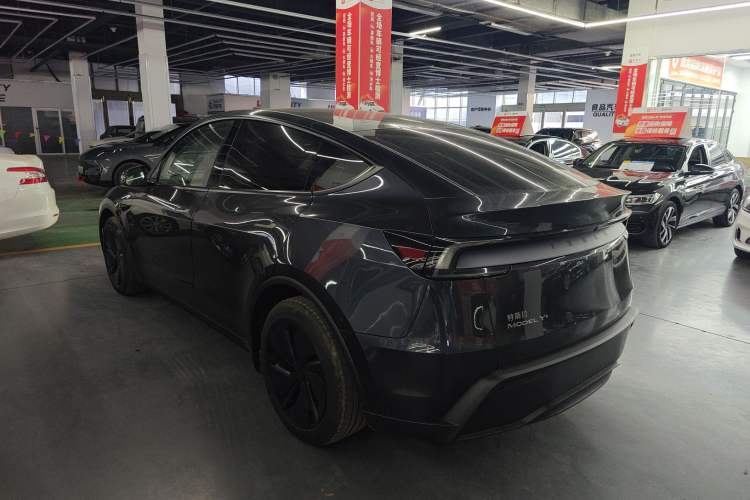 Used Tesla Model Y 2025 Long-Range All-Wheel-Drive Version