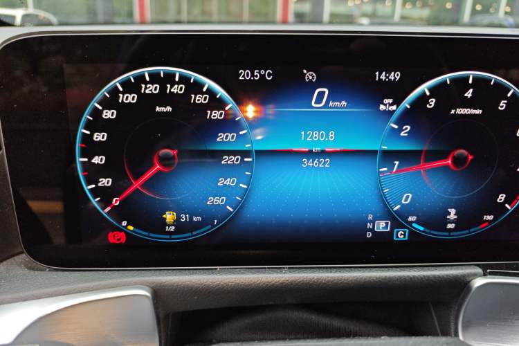 Used Mercedes-Benz GLB 2023 Refreshed GLB 200 Dynamic Edition Odometer Close Up