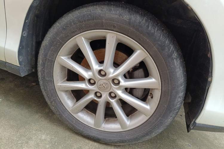 Used Toyota Previa  Right Front Wheel Hub