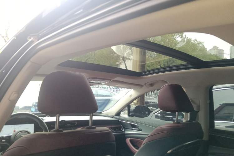 Used Hongqi H5 2024 2.0T Automatic Smart Connect Flagship Edition