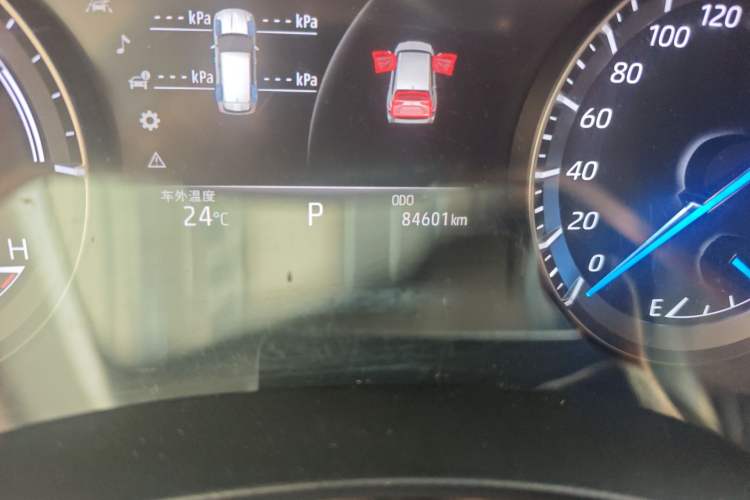 Used Toyota Highlander 2022 Dual-Engine 2.5L Four-Wheel Drive Prestige Version 7 Seats Odometer Close Up