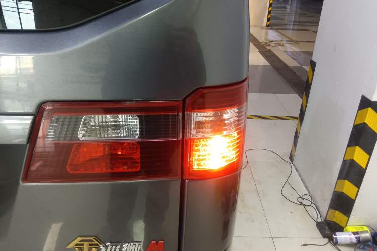 Used Jinbei Gold Hiace M Classic 2022 1.5L Engineering Lion Passenger Vehicle 5 Seats