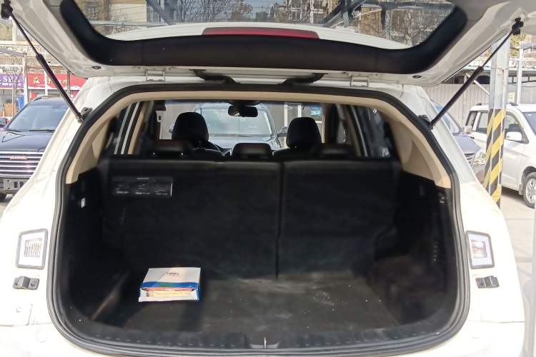 Used Baojun 560 2015 1.8L manual luxury version