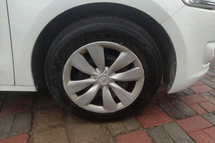 Used Citroen Elysee 2015 Zhishang Edition 1.6L Manual Fashion Model