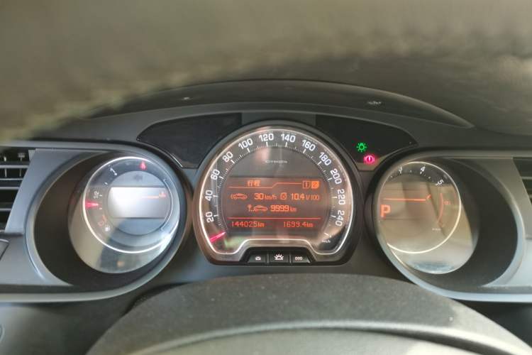 Used Citroen C5 2014 2.0L Automatic Zunyue Model Instrument Cluster