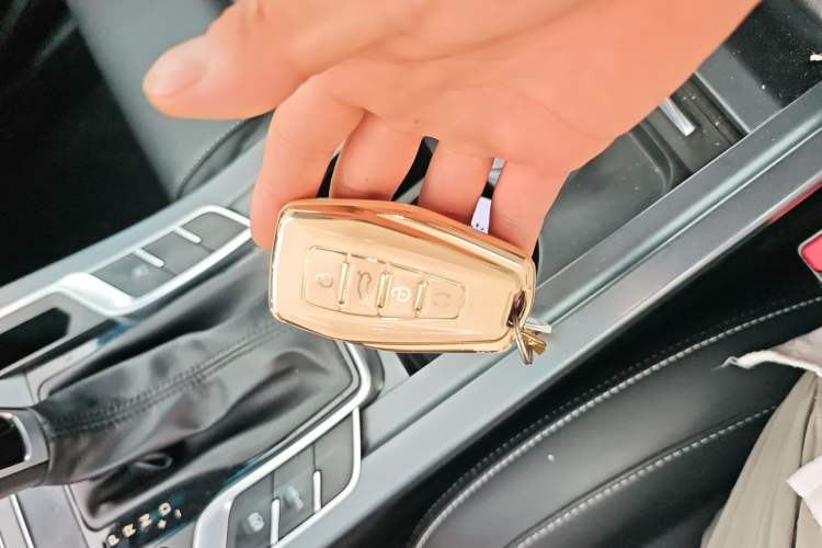 Used Geely Auto Emgrand 2019 Leading Edition 1.5L CVT Upward-Connected Model China VI Standard
