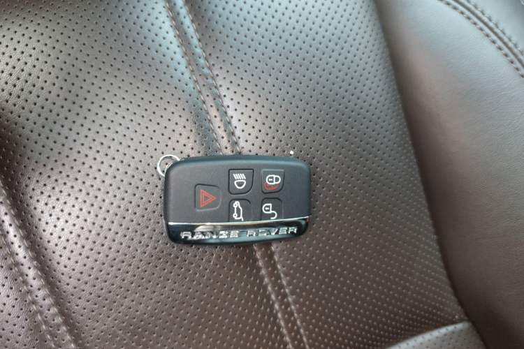 Used Land Rover Range 2017 3.0 SC V6 Vogue Extended Version Vehicle Key