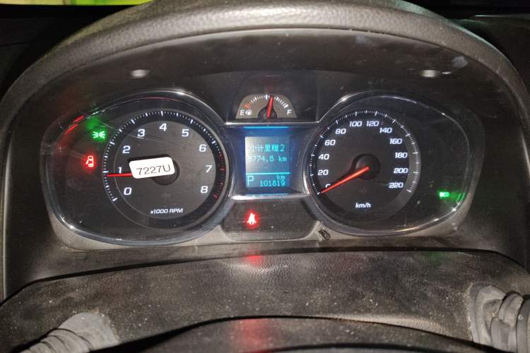 Used Chevrolet Captiva 2015 2.4L 4x4 Flagship Edition 7-Seater