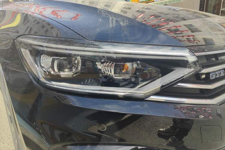 Used Volkswagen Magotan GTE Plug-in Hybrid 2022 GTE Luxury Model Right Front Headlight