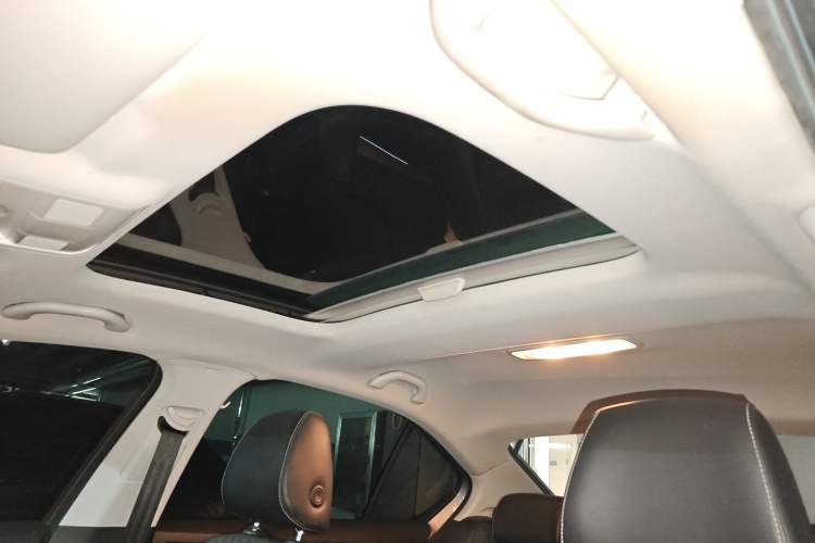 Used Skoda Octavia 2019 1.5L Automatic Smart Drive Luxury Edition China VI Standard