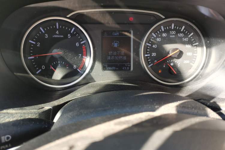 Used Great Wall Wingle 5 2017 2.4L European-spec Gasoline 2WD Elite Model with Big Double Cab – 4G69S4N
