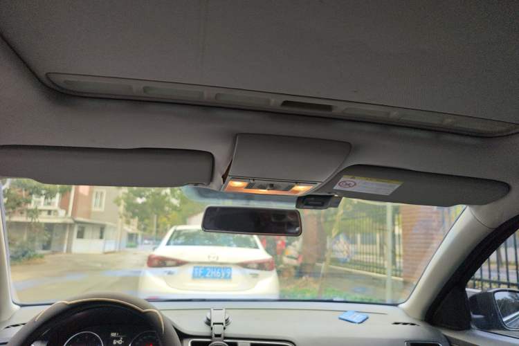 Used Volkswagen Lavida 2013 Restyled Classic 1.6L Manual Comfort Edition Headliner