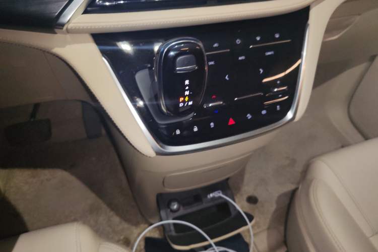 Used Buick GL8 2023 ES Lu Zun Deluxe Model
