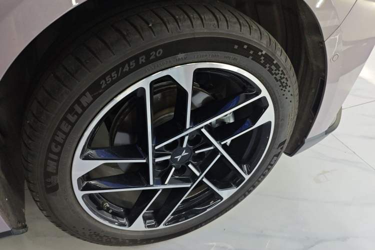 Used XPeng P7+ 2024 Long-Range Max Right Rear Wheel Hub