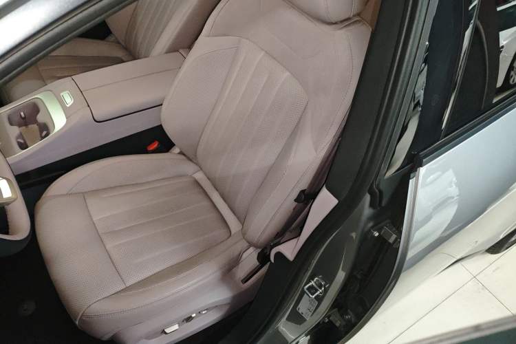 Used ONVO L60 2024 60 kWh Rear-Drive Version Left Front Seat