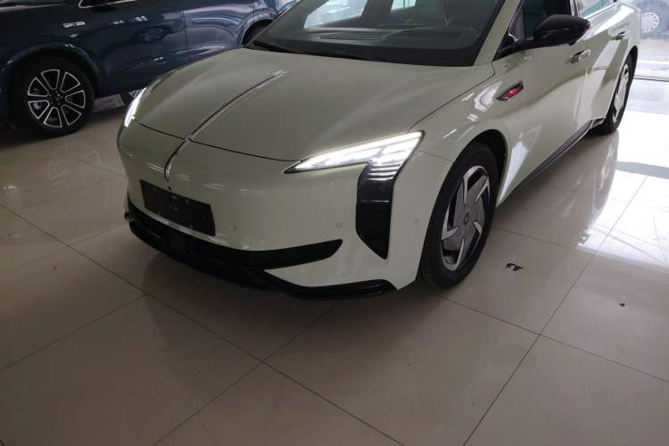 Used Hongqi EH7 2025 690 Smart Selection Edition

