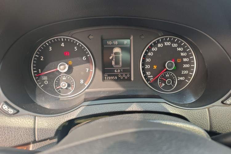 Used Volkswagen Sharan 2015 1.8TSI Comfort Model
