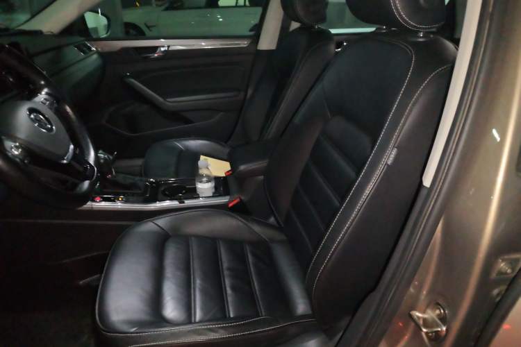 Used Volkswagen Passat 2017 280TSI DSG Luxury Edition Left Front Seat