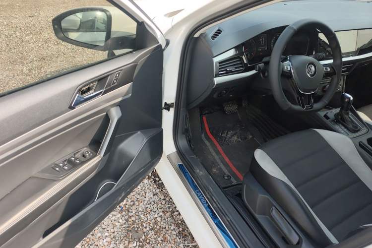 Used Volkswagen Lavida 2018 Hatchback 200TSI DSG Trend Edition China V Standard Driver Seat