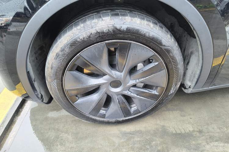 Used Tesla Model Y 2024 Rear-Wheel-Drive Version Left Front Wheel Hub