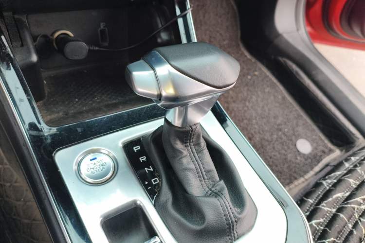 Used Dongfeng Aeolus Yixuan 2020 230T Automatic Cool Edition Gear Lever