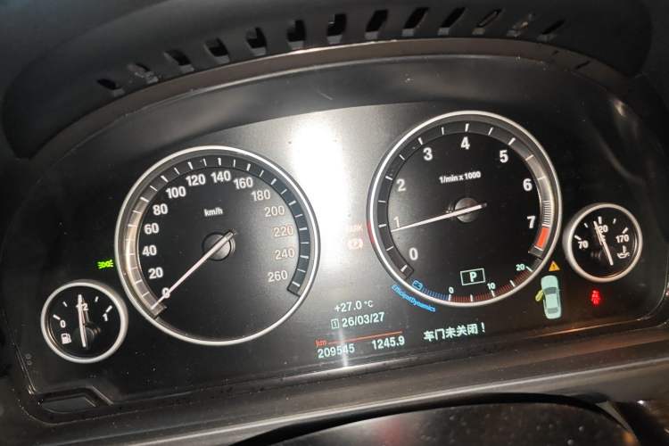 Used BMW 5 Series 2014 525Li Luxury Design Package
