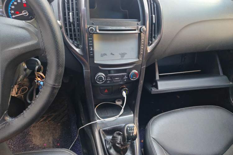 Used Baojun 610 2014 CROSS 1.5L Manual Comfort Model
