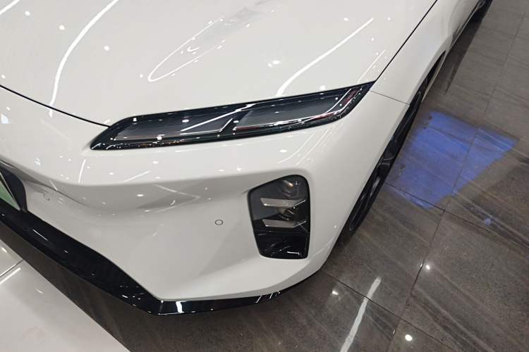 Used Nio ET5T 2025 75 kWh Touring Left Front Headlight