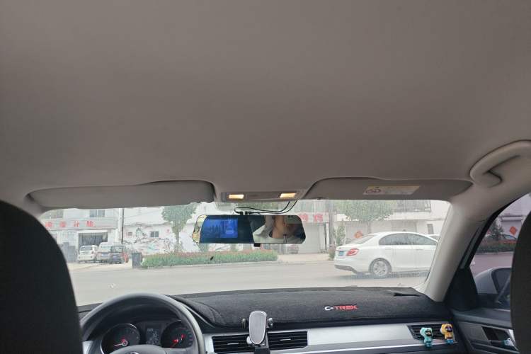 Used Volkswagen C-TREK 2018 1.5L Manual Fashion Model