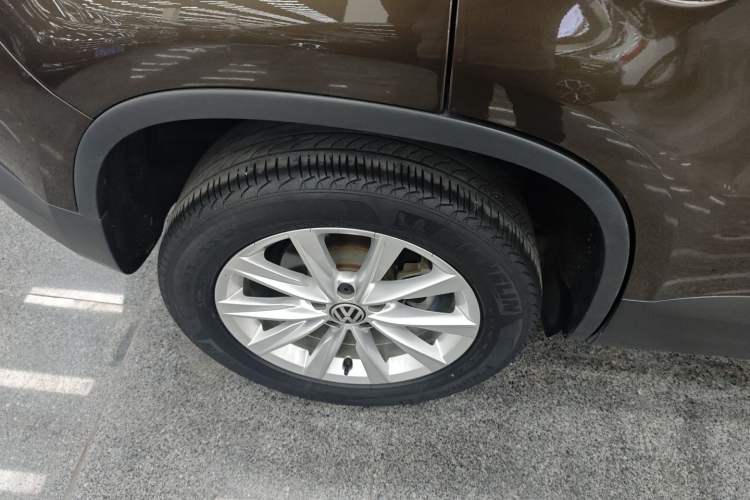 Used Volkswagen Tiguan L 2016 280TSI Automatic Two-Wheel-Drive Silk Road Style Edition
