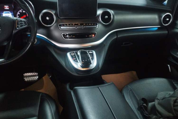 Used Mercedes-Benz V-Class 2018 V 260 AMG Sport Edition China V Emission Standard
